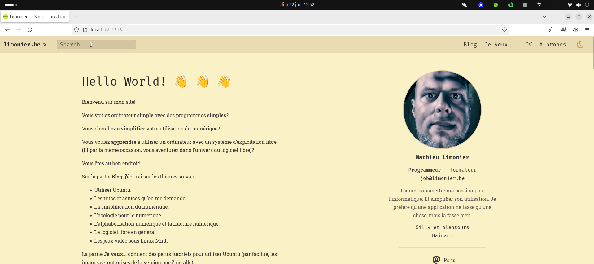 J’utilise la souris et je vais en haut de ce site sur la barre de recherche. Alt text