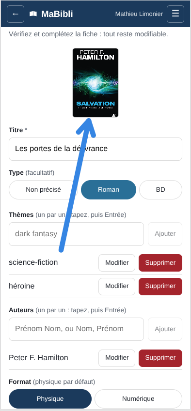Version ordiphone: Le haut du formulaire. Une flèche bleue pointe la couverture du livre ‘ de Peter F. Hamilton, qui s’affiche maintenant à la place du rectangle gris. On voit aussi les deux thèmes ‘ et ‘ désormais enregistrés.