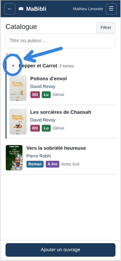 Version ordiphone: Une flèche bleue et un cercle bleu désignent la petite flèche ▾ située à gauche du nom de série ‘. Les deux tomes sont visibles en dessous.